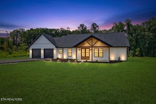 1468 Taylor Place Rd, Jamestown, TN 38556