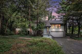 90 East Court, Michiana, MI 49117