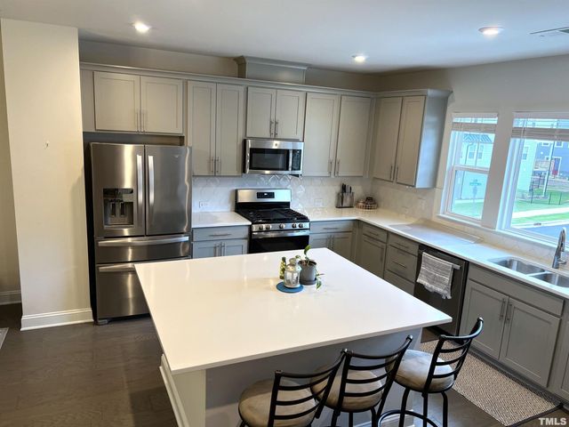 822 Amley Place, Apex, NC 27523