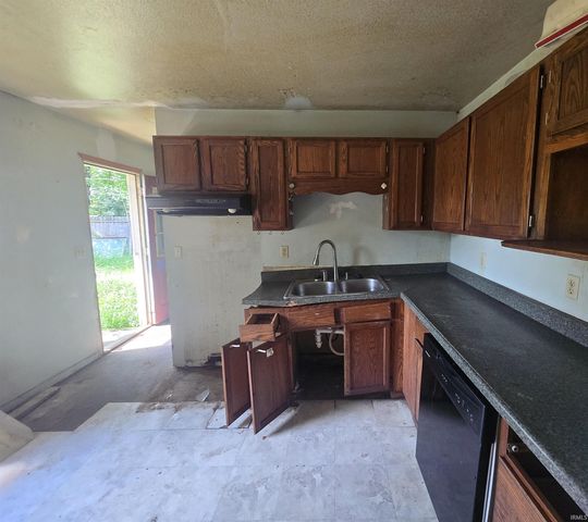 931 Line Street, Evansville, IN 47713