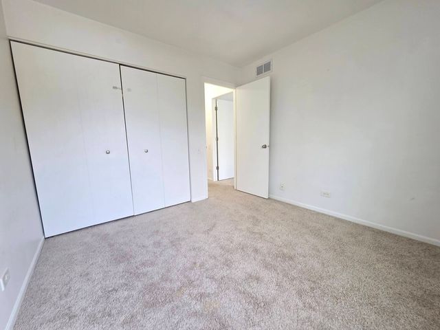 170 Half Moon Circle, Aurora, IL 60504