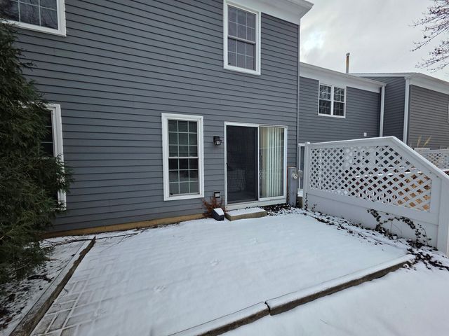 170 Half Moon Circle, Aurora, IL 60504