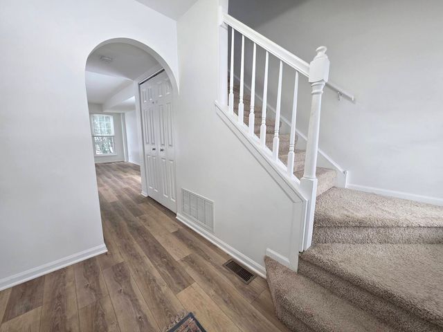 170 Half Moon Circle, Aurora, IL 60504