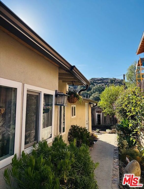 6020 Peppertree Lane, Simi Valley, CA 93063 — exterior