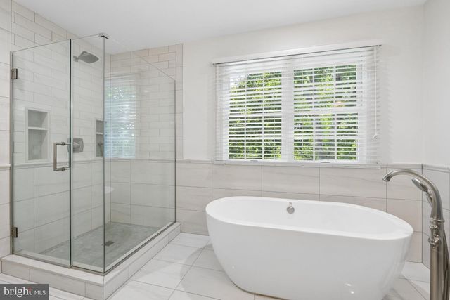 3 DIONIS CT, Pennington, NJ 08534