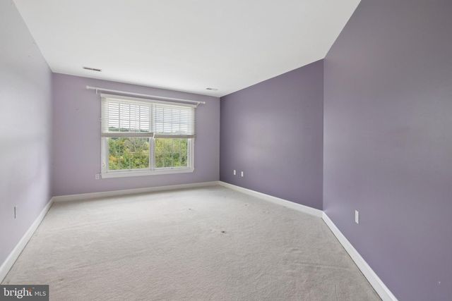 3 DIONIS CT, Pennington, NJ 08534
