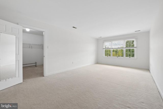3 DIONIS CT, Pennington, NJ 08534