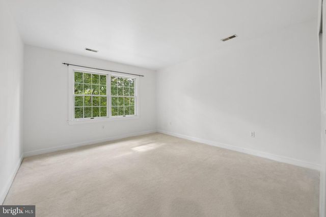 3 DIONIS CT, Pennington, NJ 08534