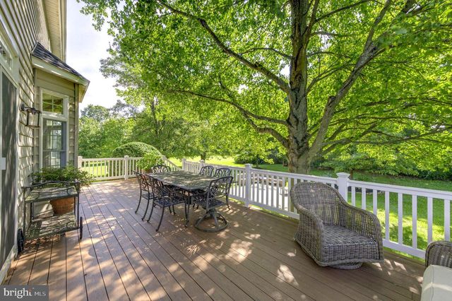 3 DIONIS CT, Pennington, NJ 08534