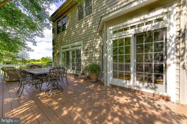 3 DIONIS CT, Pennington, NJ 08534