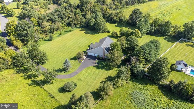 3 DIONIS CT, Pennington, NJ 08534