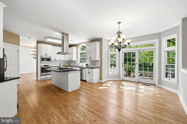 3 DIONIS CT, Pennington, NJ 08534