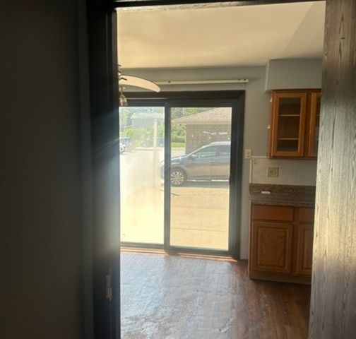 14833 Kilpatrick Avenue 1E, Midlothian, IL 60445