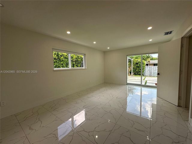10010 SW 162nd St, Miami, FL 33157