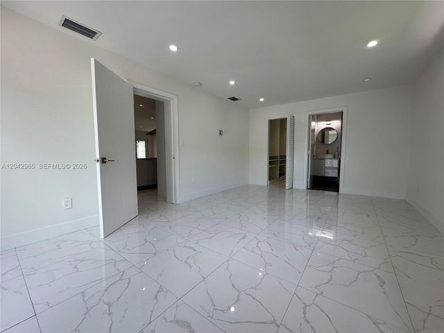 10010 SW 162nd St, Miami, FL 33157