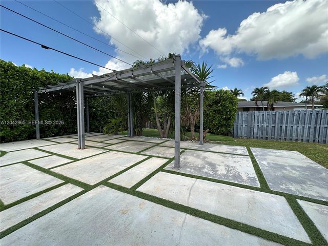 10010 SW 162nd St, Miami, FL 33157