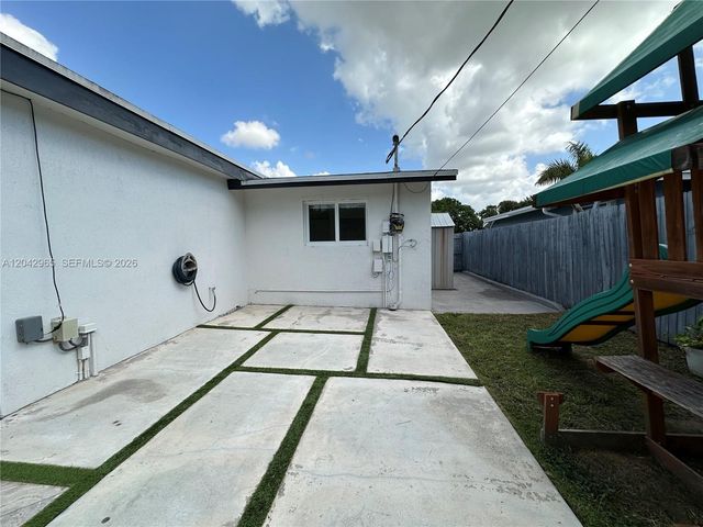 10010 SW 162nd St, Miami, FL 33157