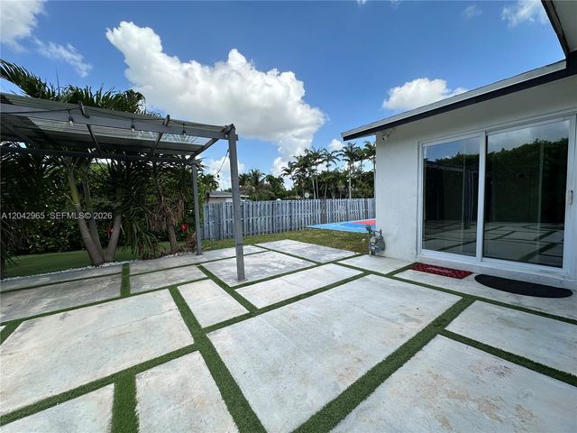 10010 SW 162nd St, Miami, FL 33157