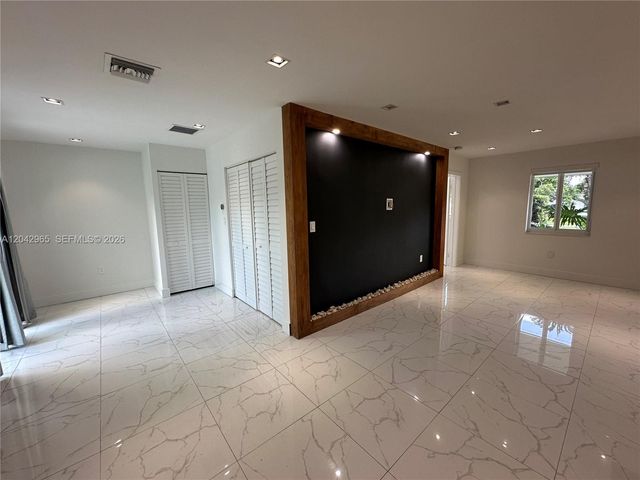 10010 SW 162nd St, Miami, FL 33157