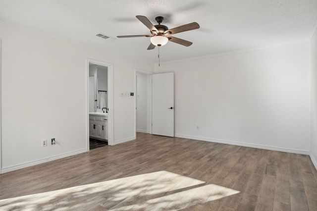 18 Legend Road, Benbrook, TX 76132