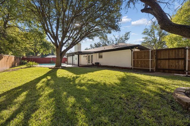 18 Legend Road, Benbrook, TX 76132