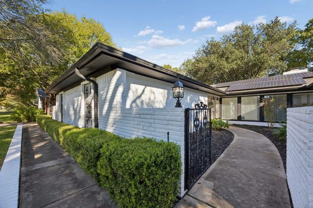 18 Legend Road, Benbrook, TX 76132
