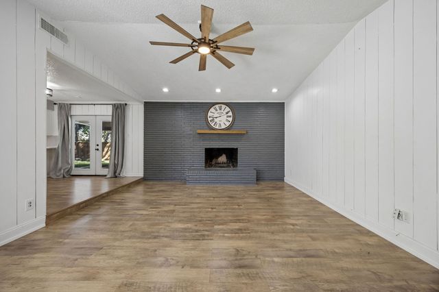 18 Legend Road, Benbrook, TX 76132