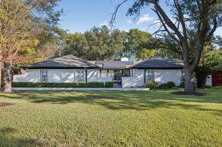 18 Legend Road, Benbrook, TX 76132