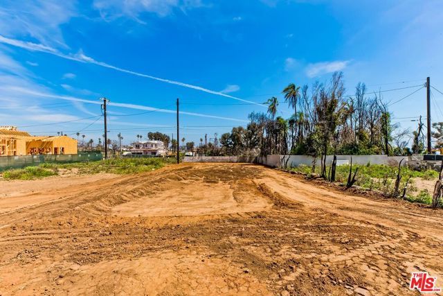 332 Mount Holyoke Avenue, Pacific Palisades (los Angeles), CA 90272