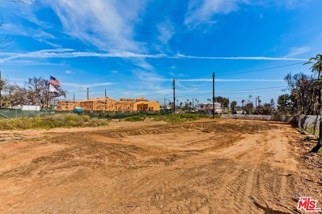 332 Mount Holyoke Avenue, Pacific Palisades (los Angeles), CA 90272