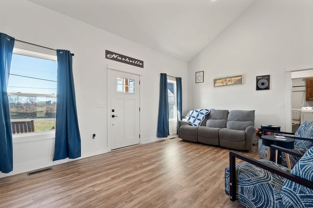 102 Castle St, Mcminnville, TN 37110