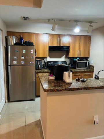 5940 W Sample Road 307, Coral Springs, FL 33067