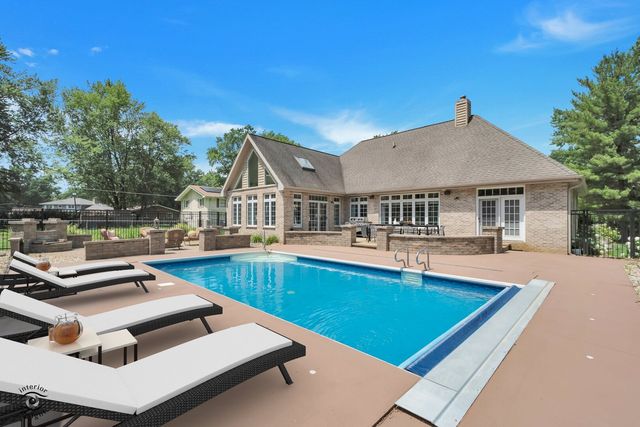 1749 Bittersweet Drive, St. Anne, IL 60964