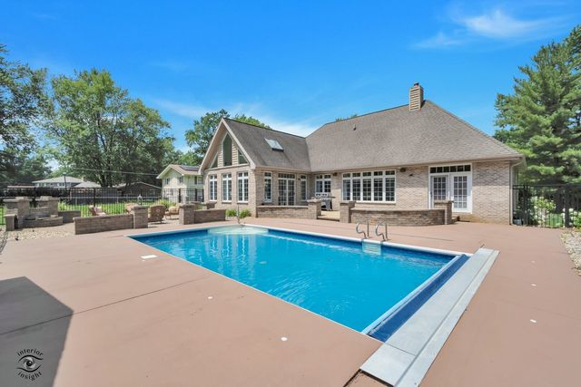1749 Bittersweet Drive, St. Anne, IL 60964