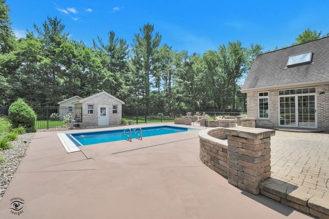 1749 Bittersweet Drive, St. Anne, IL 60964