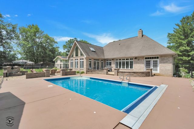1749 Bittersweet Drive, St. Anne, IL 60964