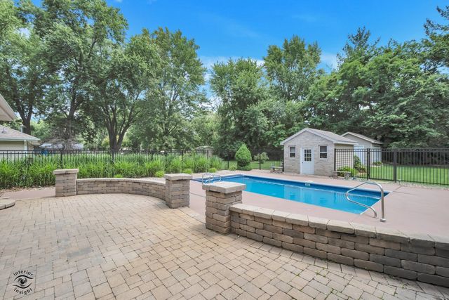 1749 Bittersweet Drive, St. Anne, IL 60964