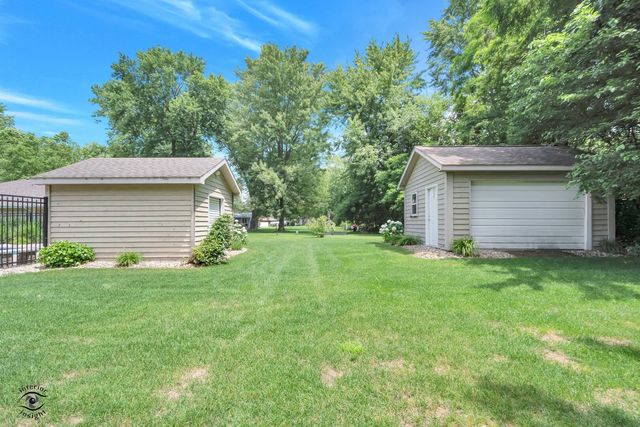 1749 Bittersweet Drive, St. Anne, IL 60964
