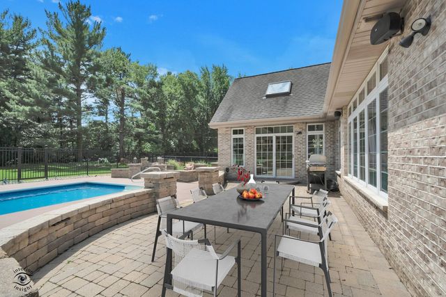 1749 Bittersweet Drive, St. Anne, IL 60964