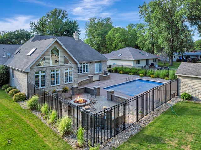 1749 Bittersweet Drive, St. Anne, IL 60964