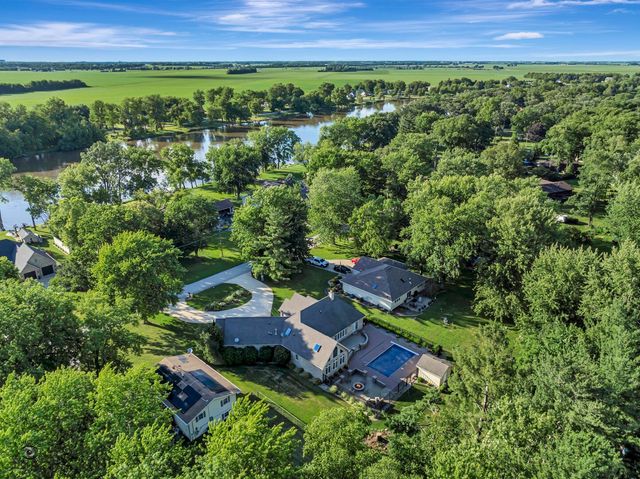 1749 Bittersweet Drive, St. Anne, IL 60964