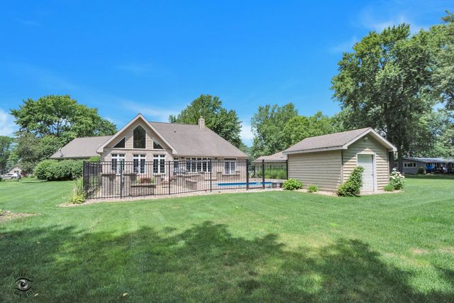 1749 Bittersweet Drive, St. Anne, IL 60964