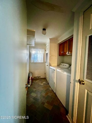 915 Oak Ridge Terrace, Manchester, NJ 08759