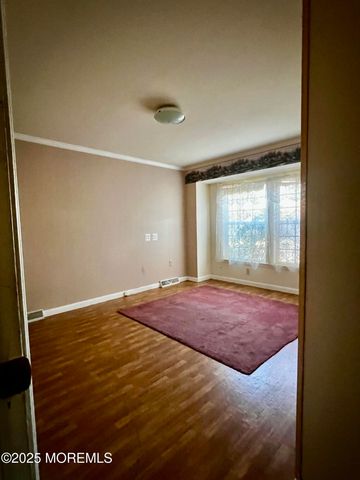 915 Oak Ridge Terrace, Manchester, NJ 08759