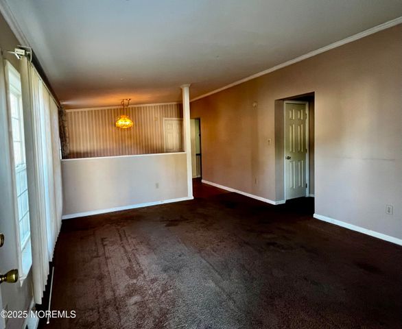 915 Oak Ridge Terrace, Manchester, NJ 08759