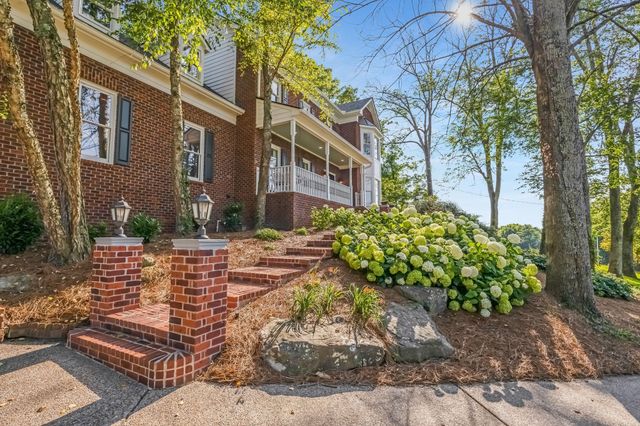 9211 Fox Run Dr, Brentwood, TN 37027