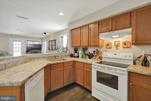 501 LEXINGTON WAY, Morgantown, PA 19543