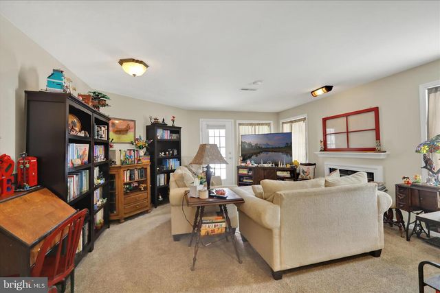 501 LEXINGTON WAY, Morgantown, PA 19543