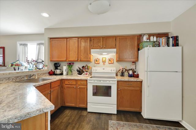 501 LEXINGTON WAY, Morgantown, PA 19543