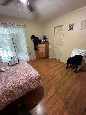 6913 Sabrina DR, Austin, TX 78747